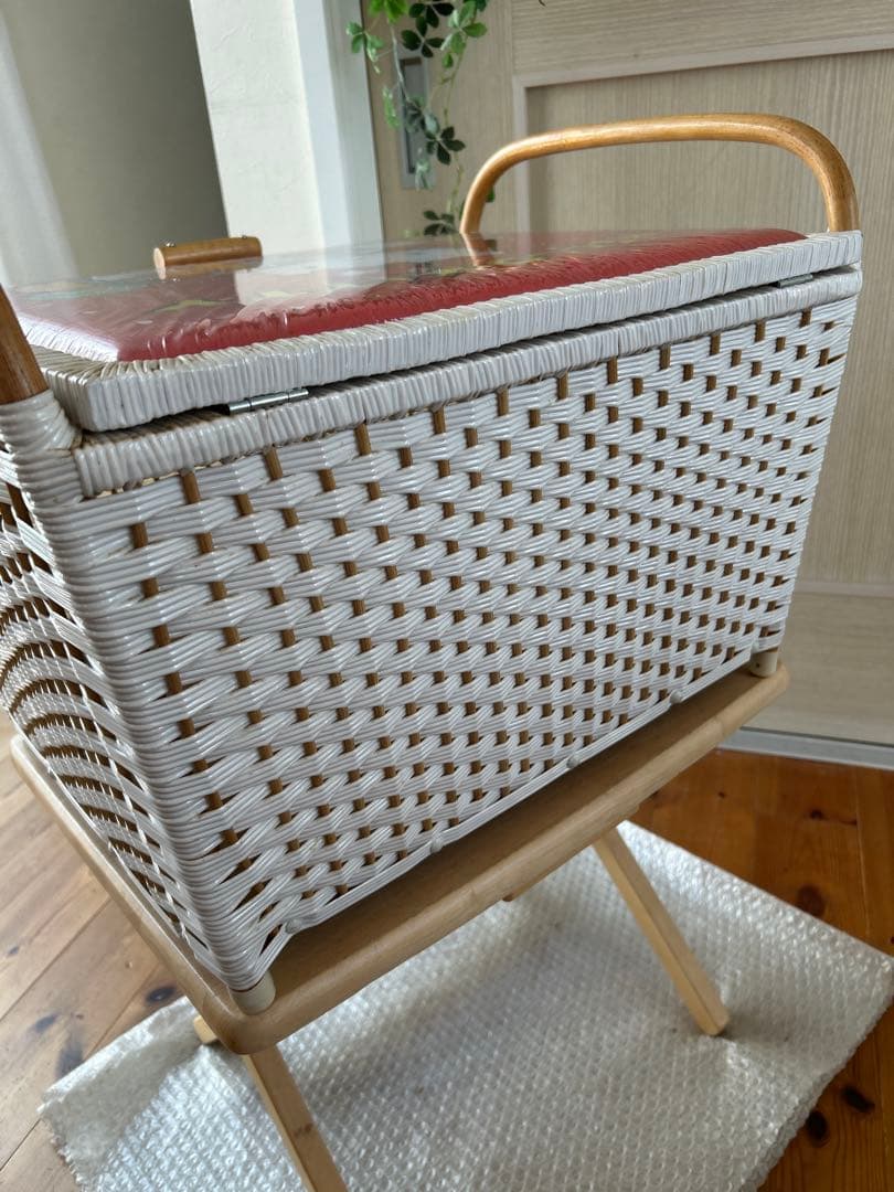 サンリオハローキティ収納ボックス 編みかご収納バスケットHELLO KITTY