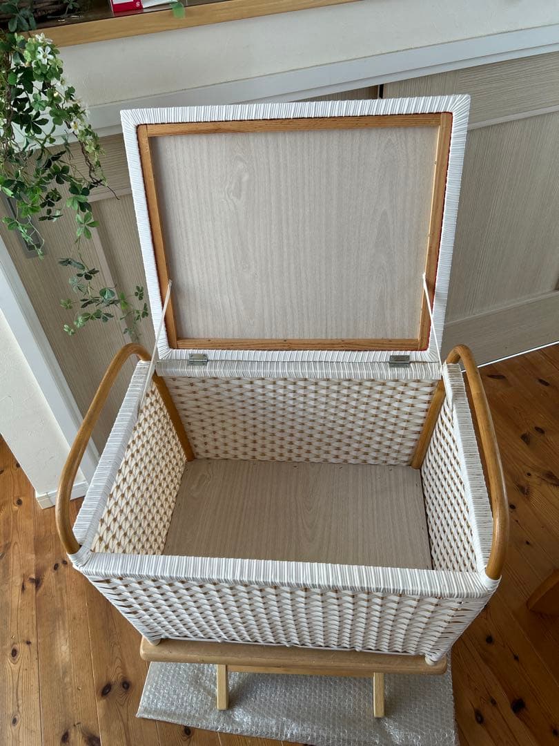 サンリオハローキティ収納ボックス 編みかご収納バスケットHELLO KITTY