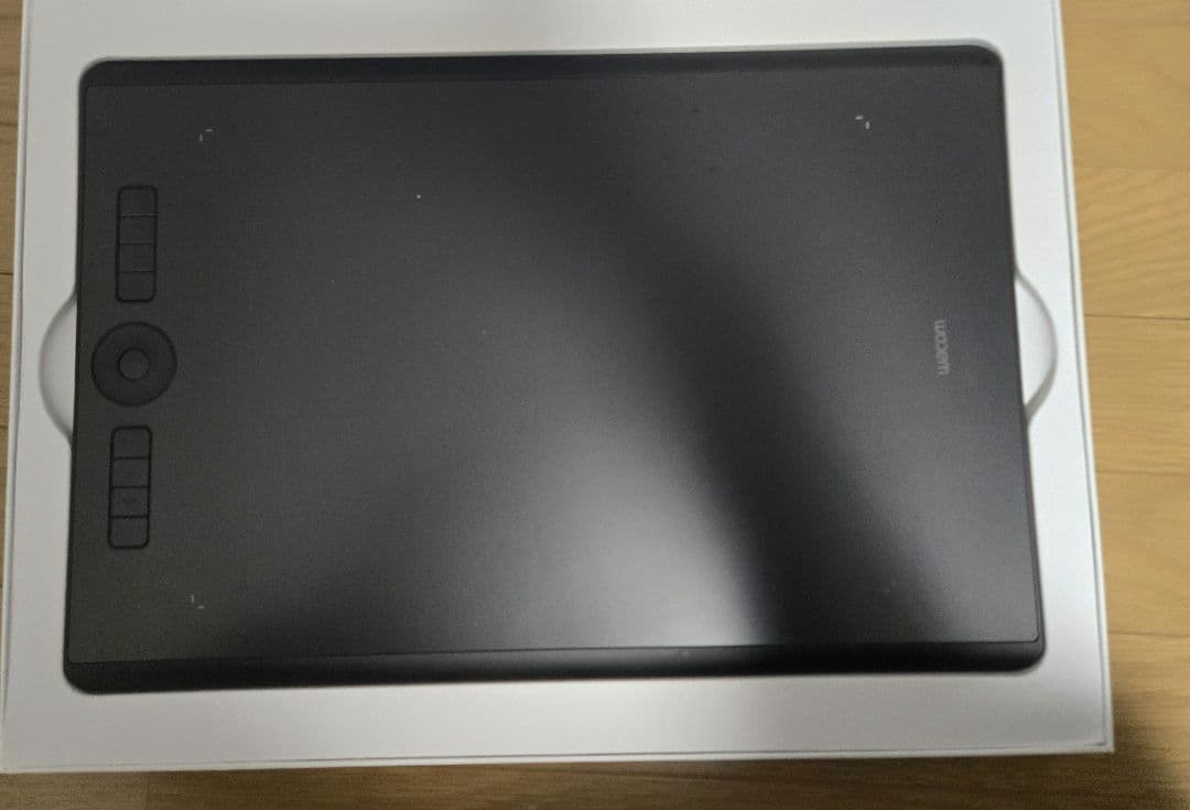 ワコ厶ペンタブ Wacom Intuos Pro Lサイズ
