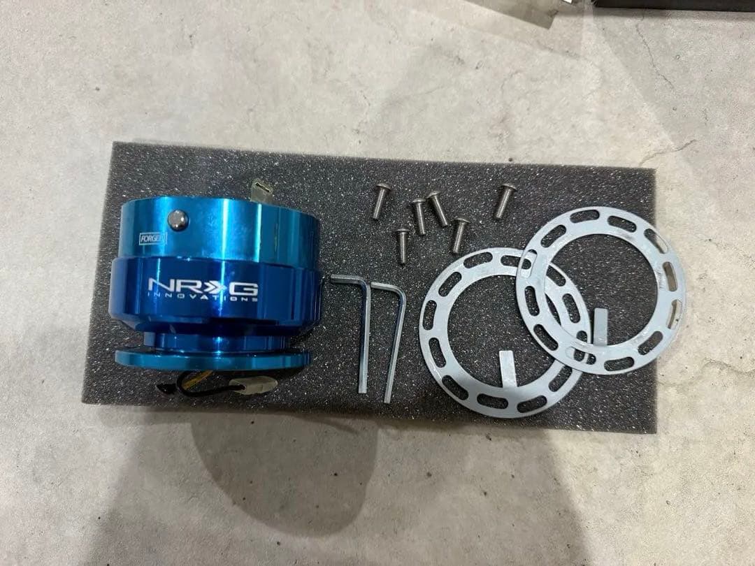 NRG SRK-200BLクイックリリース　レンチン音