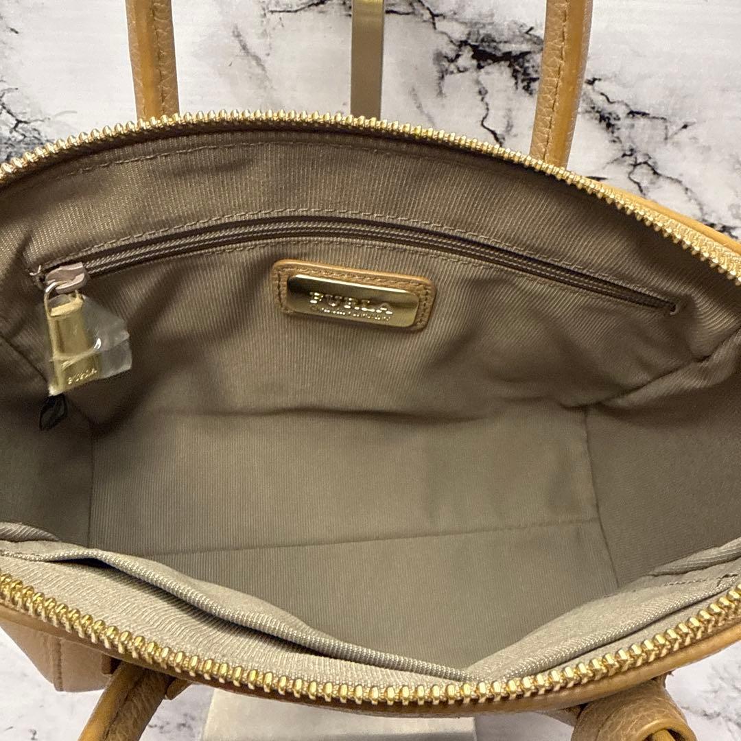 (未使用品)大人気、フルラ、テッサ、2wayバッグ、オールレザー、シボ革、人気色