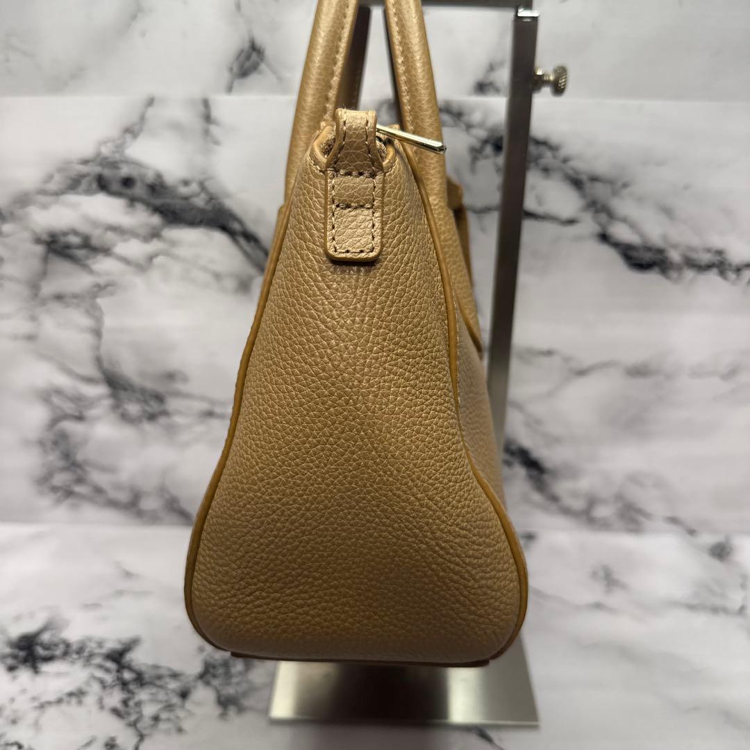 (未使用品)大人気、フルラ、テッサ、2wayバッグ、オールレザー、シボ革、人気色