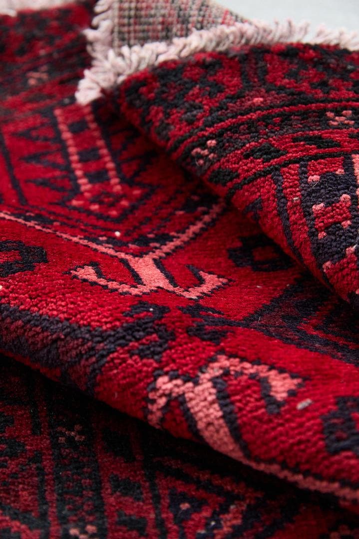 ヴィンテージラグ　ペルシャ絨毯　トライバルラグ　（193×102cm）赤　黒