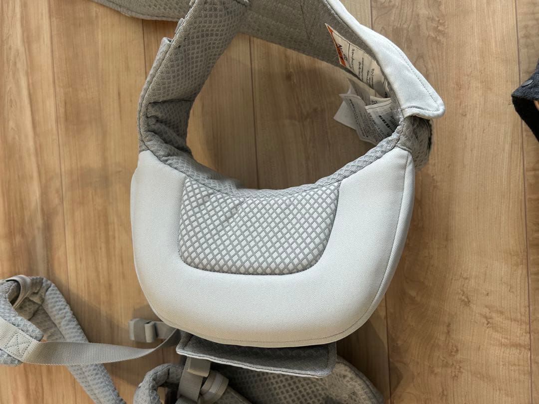 エルゴベビー　アルタ　グレー