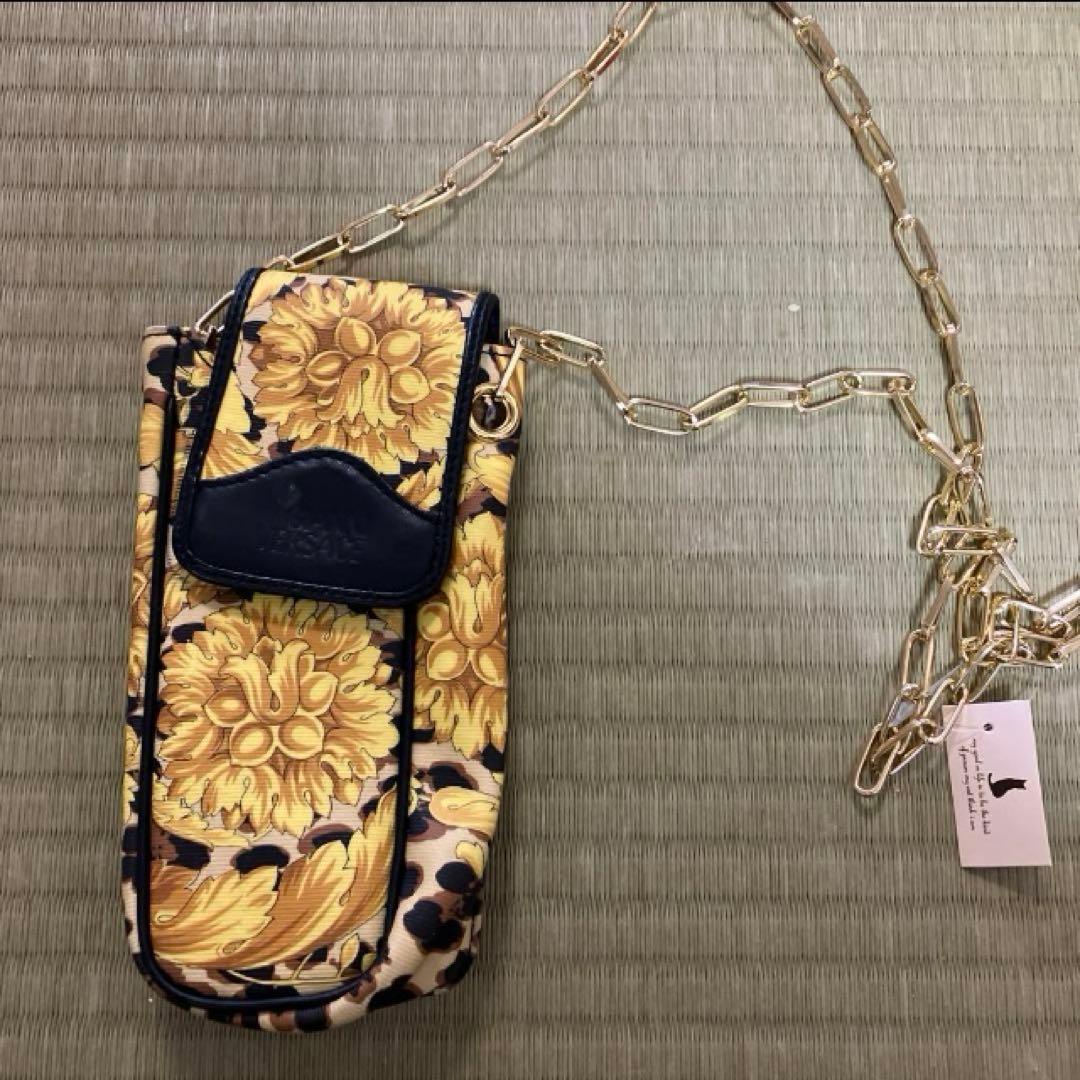 ジャンニヴェルサーチ 小物入れ 携帯入れ レオパードのチェーン携帯ケース