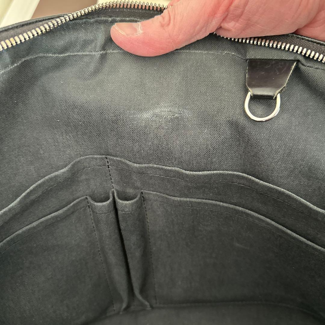 ルイヴィトン ポルトドキュマンボワヤージュ ダミエグラフィット ブラック