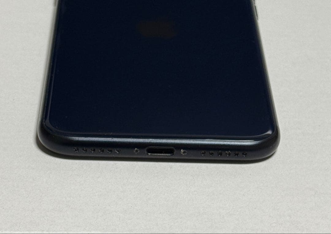 バッテリー最大容量90%　iPhone SE 第3世代 64GB　ミッドナイト