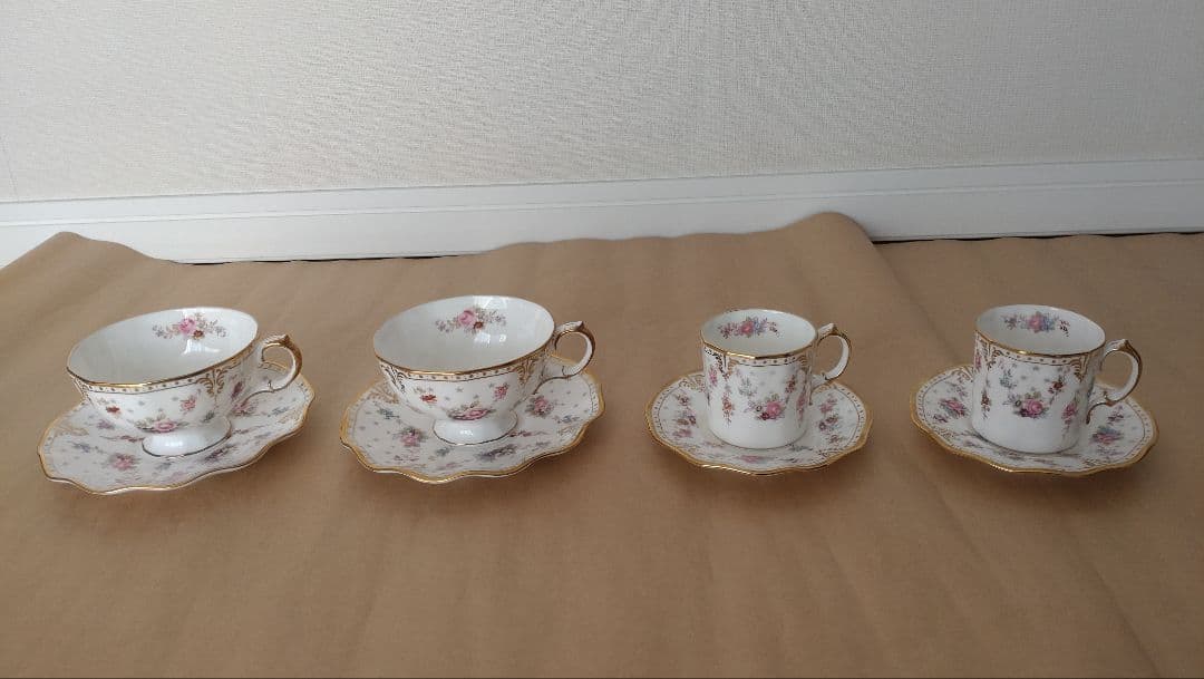 ロイヤルクラウンダービーのアントワネットシリーズ食器