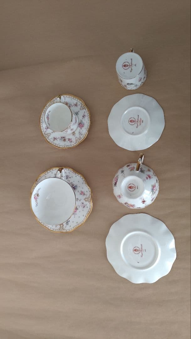 ロイヤルクラウンダービーのアントワネットシリーズ食器