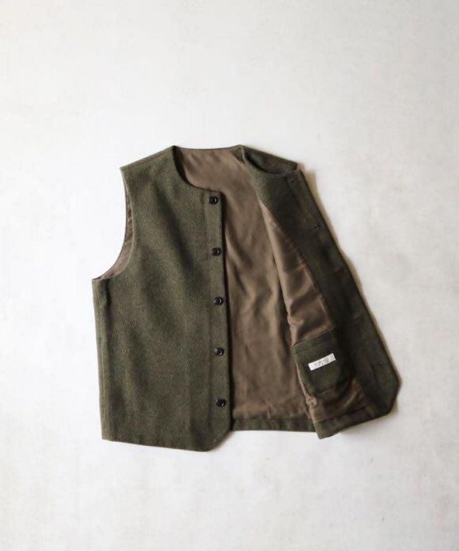 confect ウールモッサークルーネックベスト