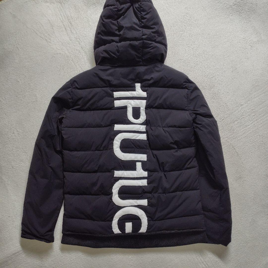 極美品　ウノ ピゥ ウノ ウグァーレ トレ　ダウン　ワッペン　総柄　ビッグロゴ