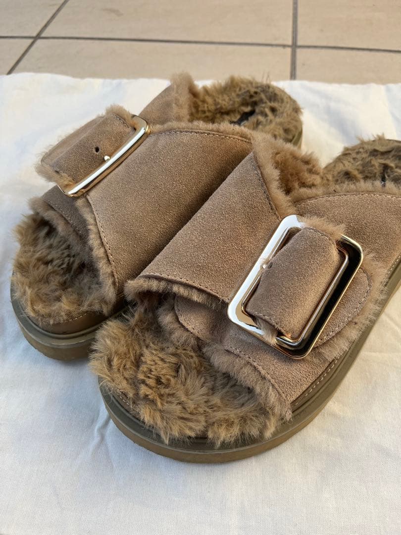 【a_you】MOHI バックル付きファーサンダル Noble