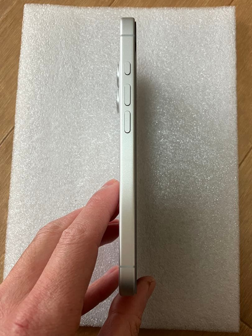 iPhone17 256GB ホワイト　充放電回数2回　Appleケア27年9月