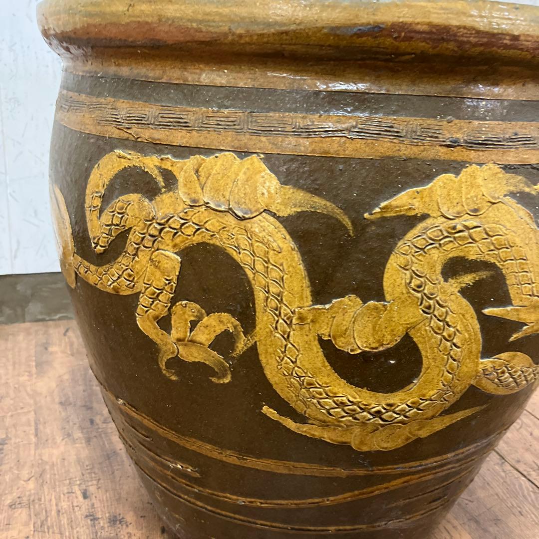 C-壁 昭和レトロ 龍模様 火鉢 陶器製 アンティーク 壺 甕 龍彫り 古民家