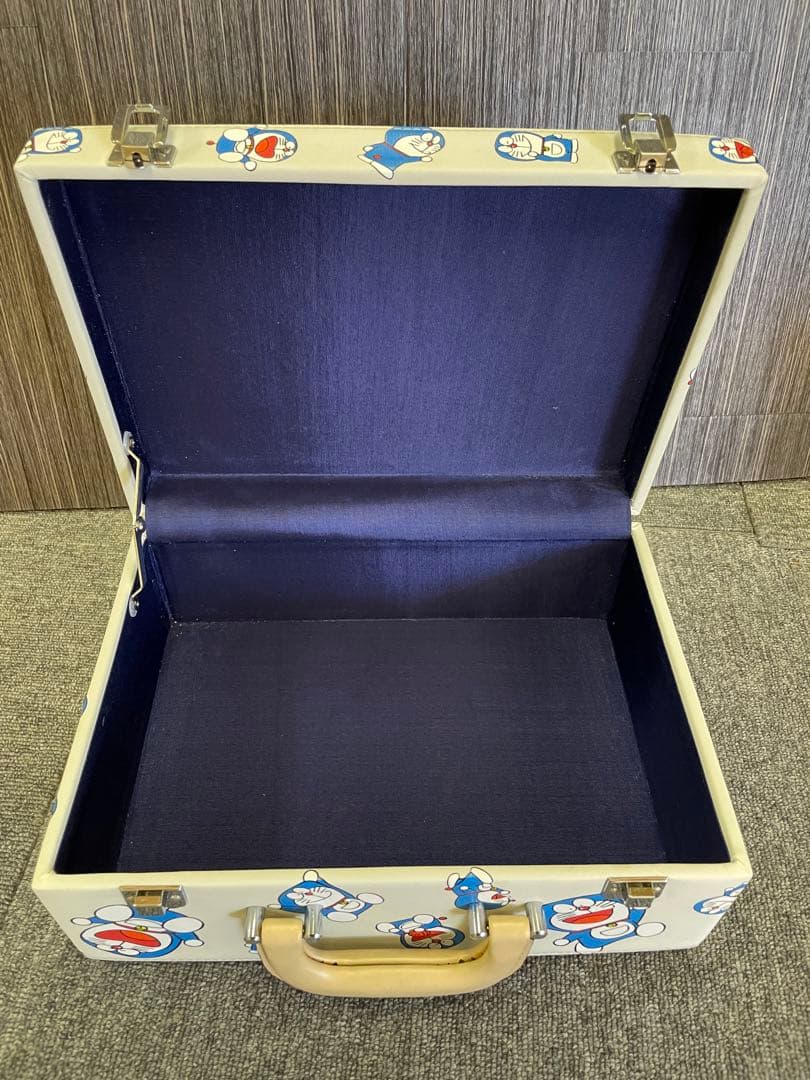激レア品　ドラえもん　アタッシュケース　生産終了品　限定１個