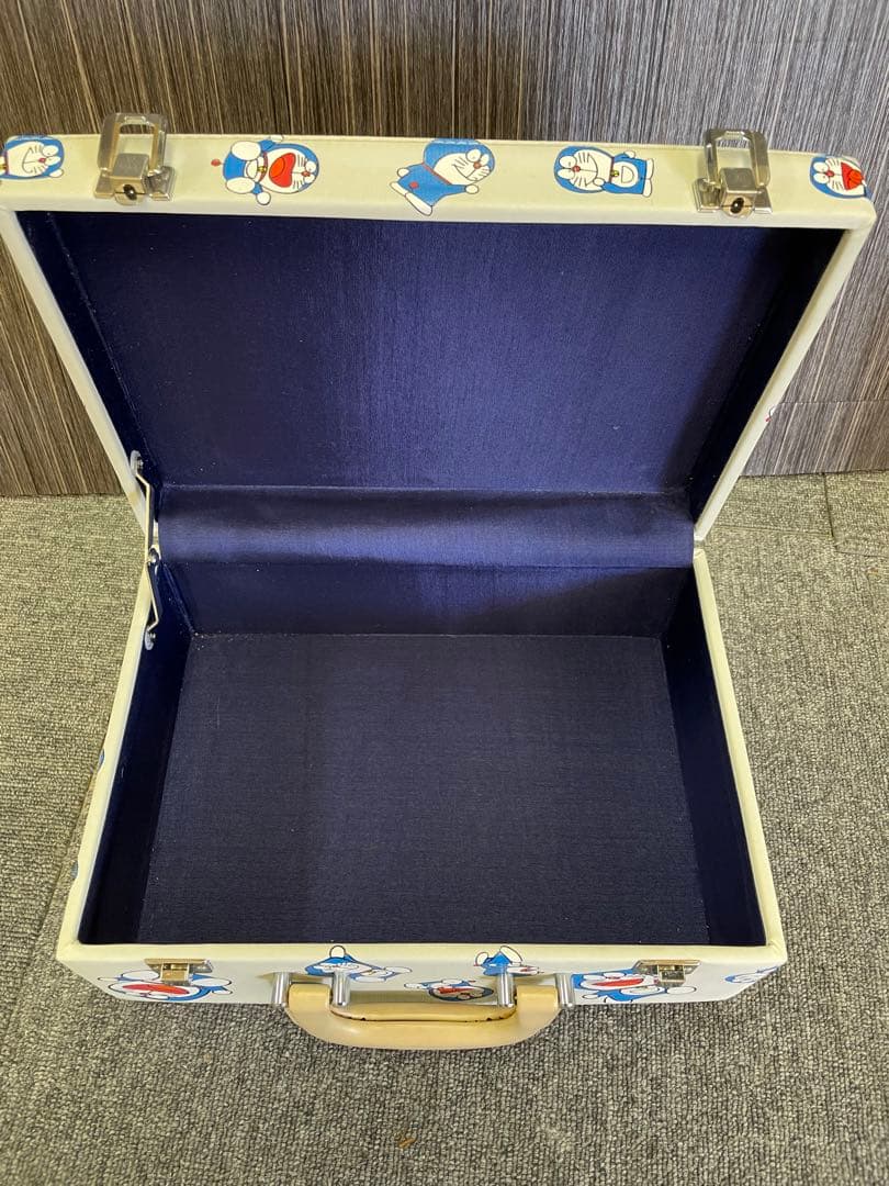 激レア品　ドラえもん　アタッシュケース　生産終了品　限定１個