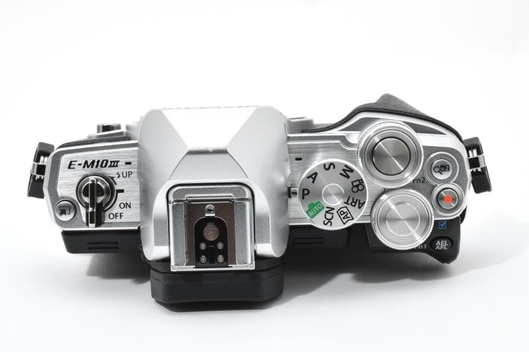 ■ ほぼ新品 ■ OLYMPUS E-M10 III ボディ <S数1726回>