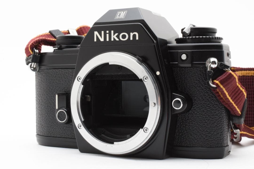 美品 NIKON ニコン EM フィルムカメラ　モルト新品交換済 M157