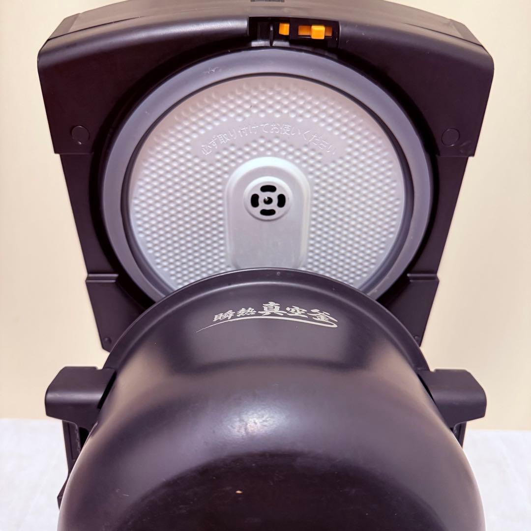美品　アイリスオーヤマ 炊飯器 5.5合 IH 瞬熱真空釜 RC-IF50 黒