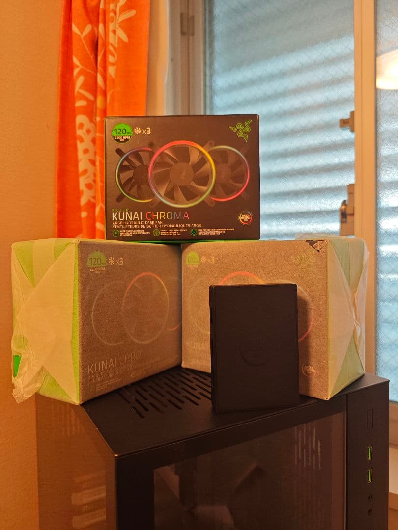 Razerファン必見 Lianli O11 Razer +ファン9個+RGBコン