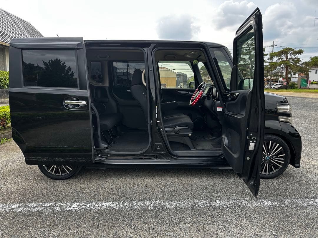 ホンダN-BOX カスタム⭐️G・ターボSSパッケージ⭐️車検2年付‼️綺麗‼️