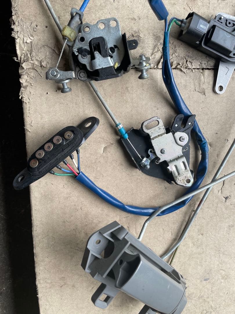 ハイエース200系　左スライドドア　イージークローザー