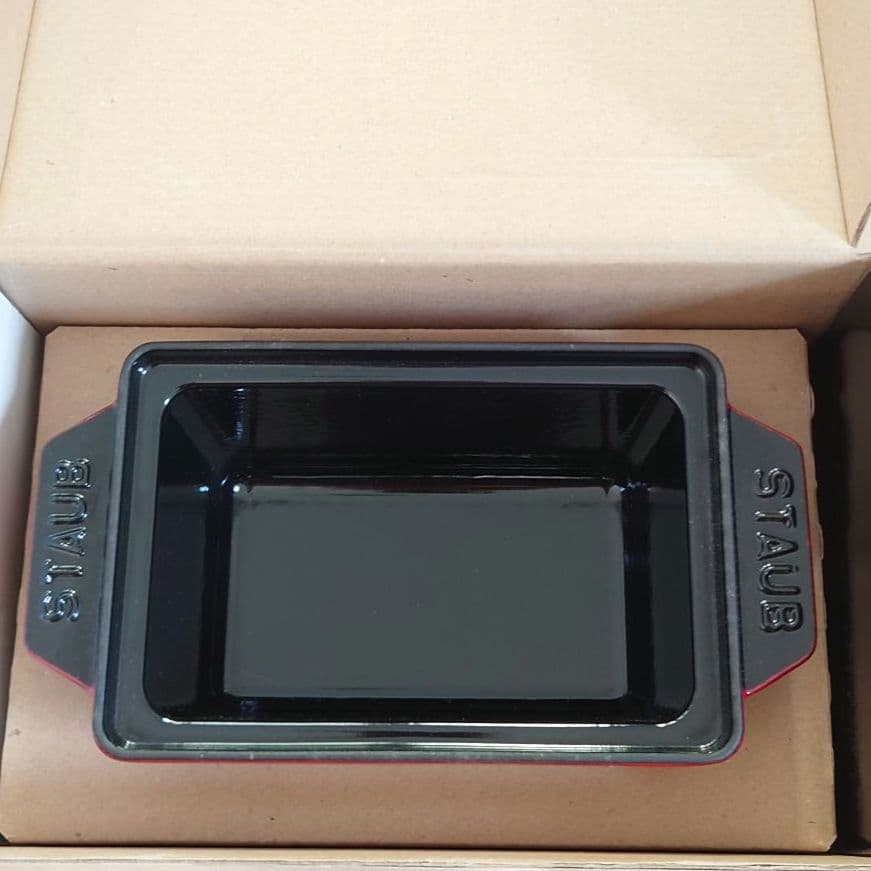 新品未使用　ハーフテリーヌ　チェリー　STAUB