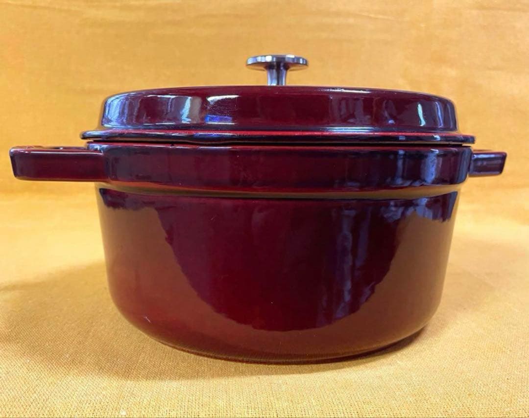 ストウブが美しすぎて‼️早い者勝ち‼️ グレナディン レッド 22cm 両手鍋