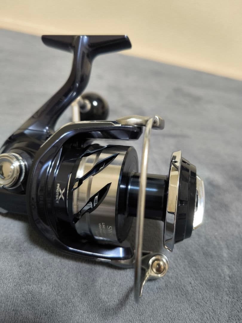 極美品　シマノ　ツインパワー　SW 8000HG　スピニングリール