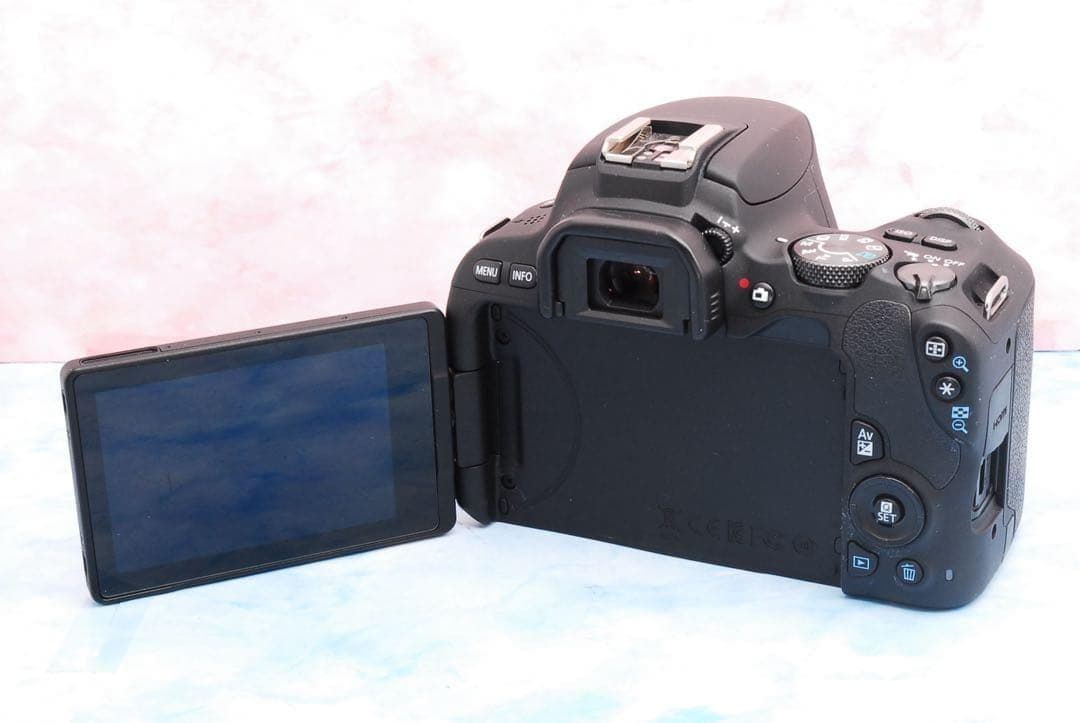 Canon kiss X9★豪華Wレンズセット★Wi-Fi★一眼レフカメラ