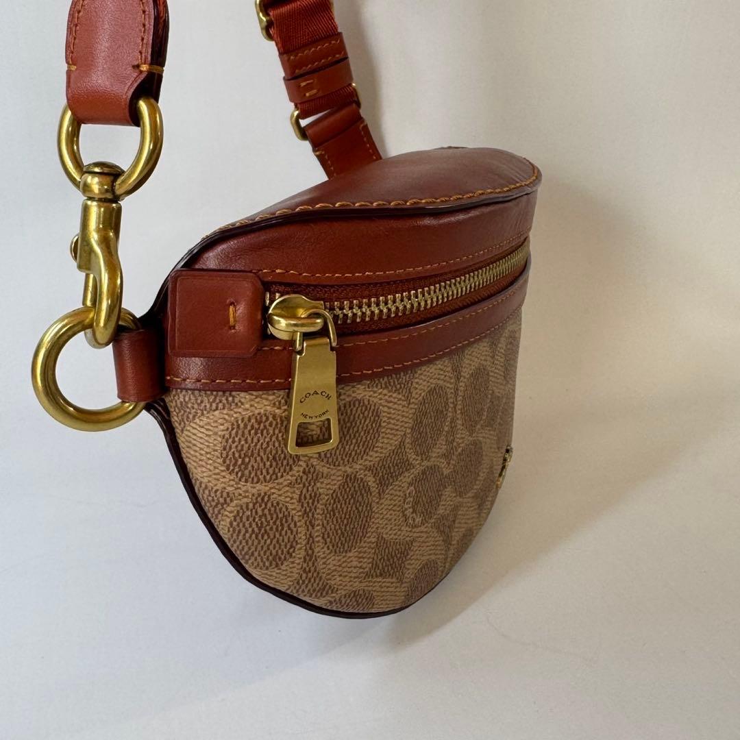 美品❤ COACH コーチ ボディバッグ ウエストバッグ ポーチ シグネチャー