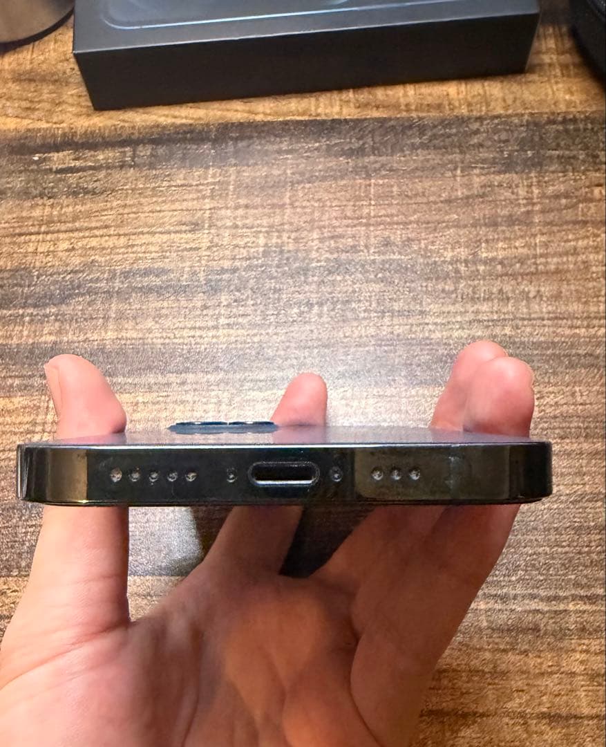 【美品】iPhone 12pro 256GB おまけ付き