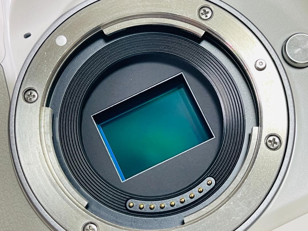 CANON キヤノン EOS Kiss M ＋ EF-M 15-45mm レンズ