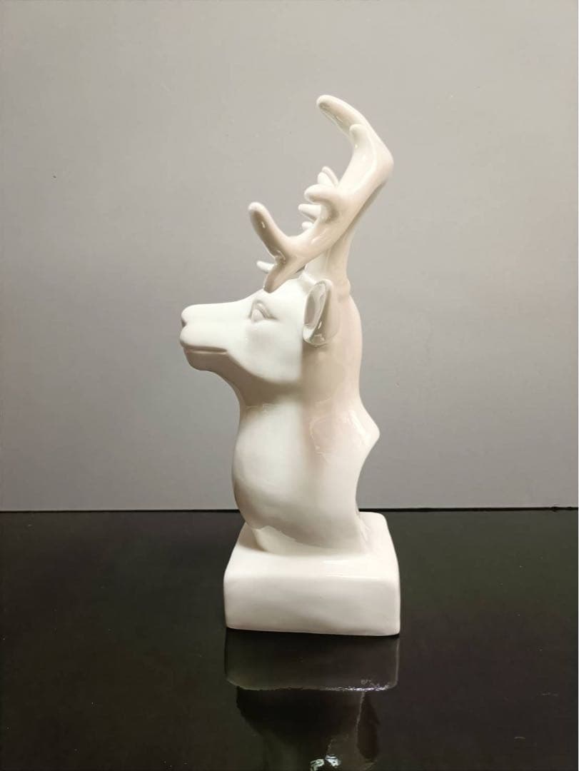 白い陶器製鹿の頭部像　アンティーク アート オブジェ　置物