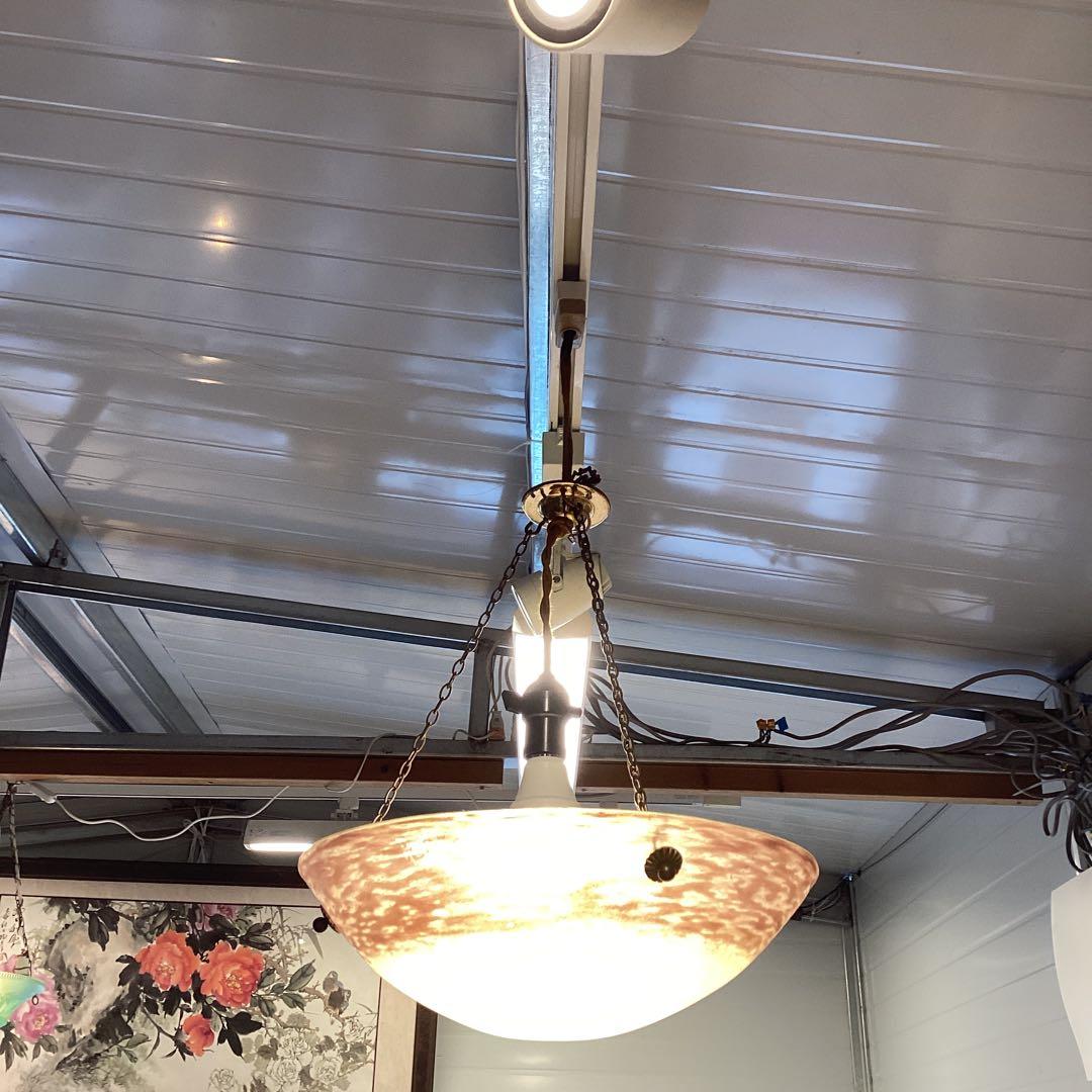 アールヌーボーの吊り下げ式ランプ