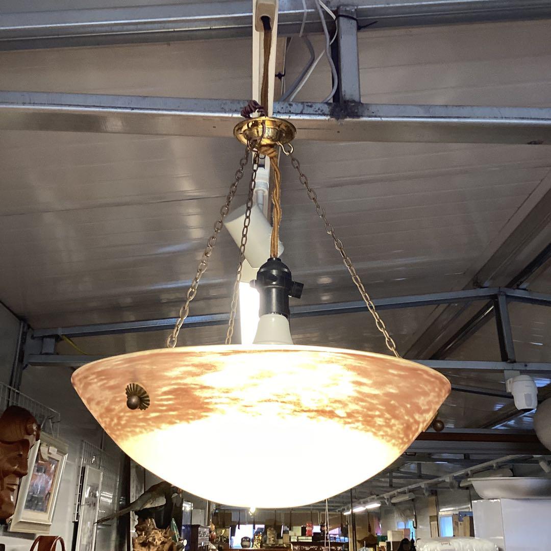 アールヌーボーの吊り下げ式ランプ