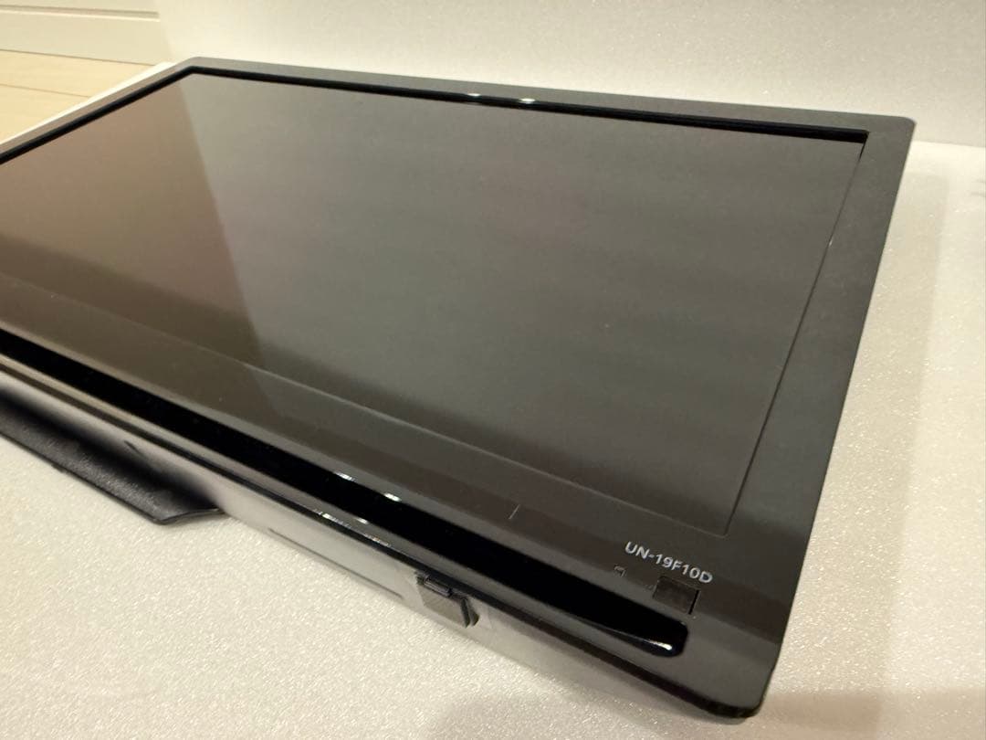Panasonic UN-19F10-K 19インチ ポータブルテレビ