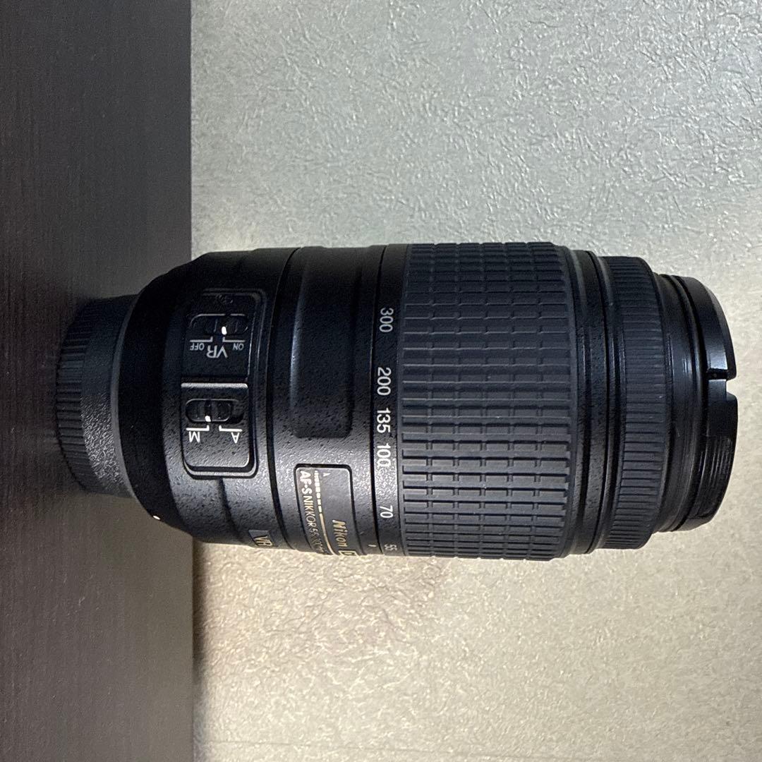A F-S Nikon DX 55-300mm f4.5-5.6G VRレンズ