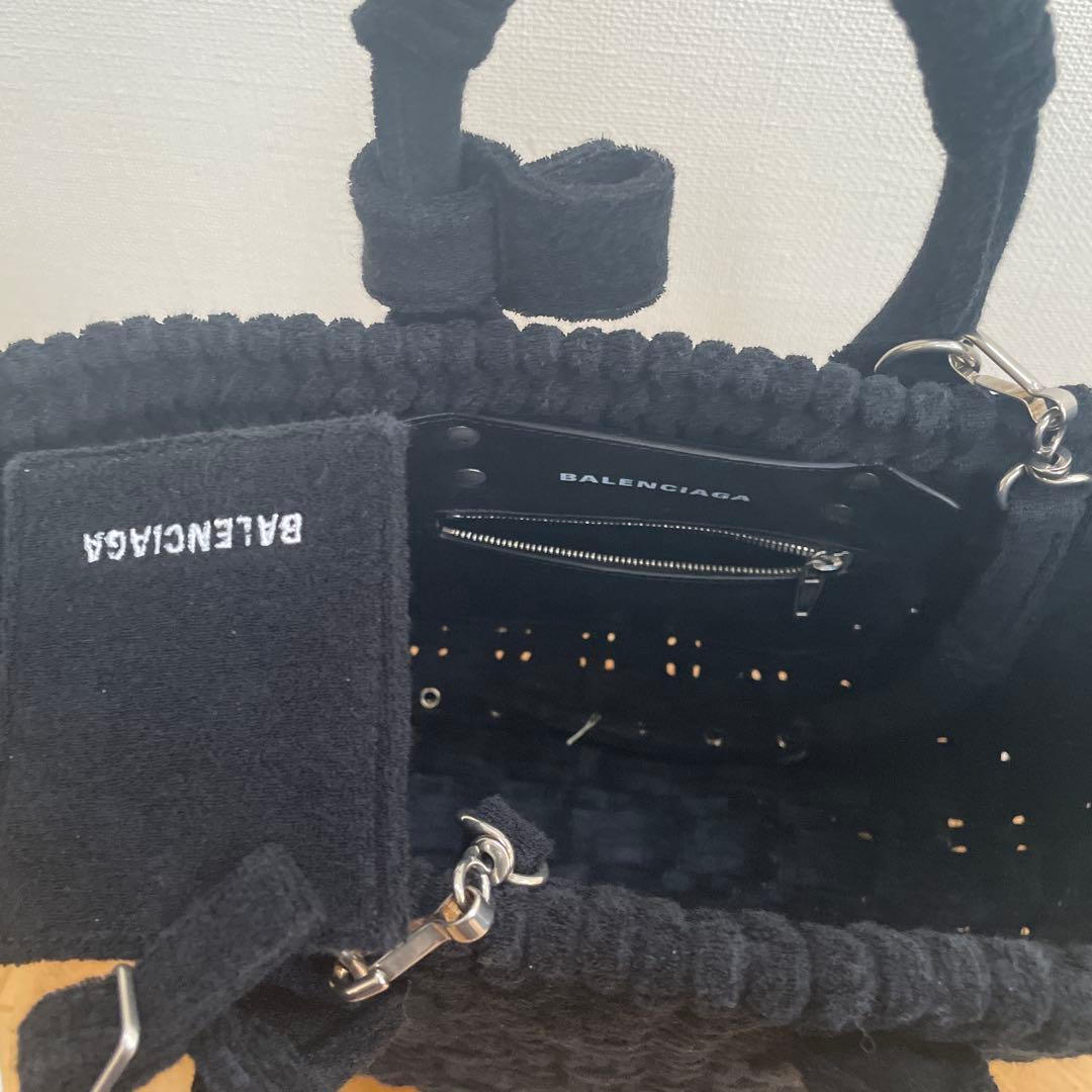 BALENCIAGA ブラック かごバッグ