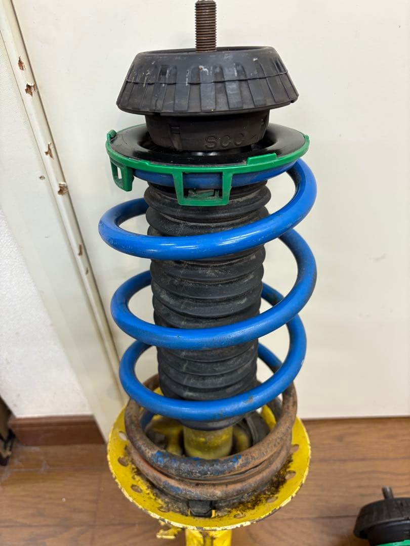 カヤバ　エスペリア　サスキット　一台分　フィット　GK3,4,5,6 GP5,6