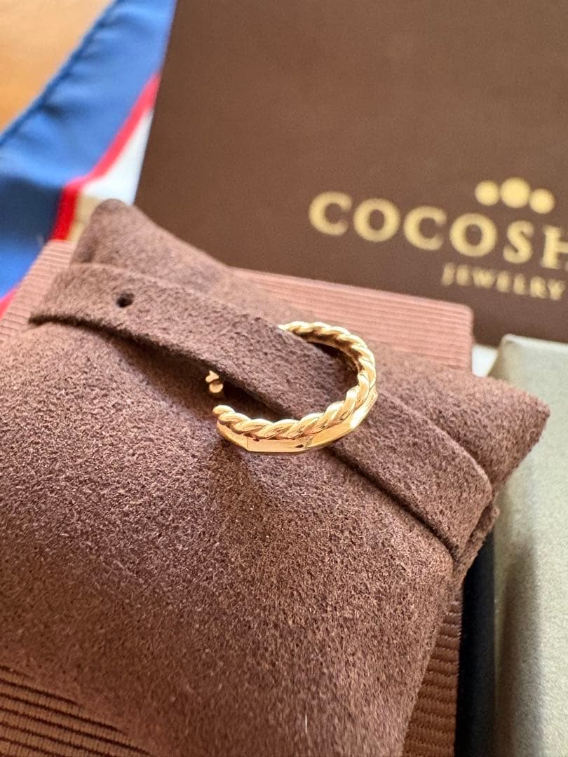 COCOSHNIK ツイストk10イヤカフ