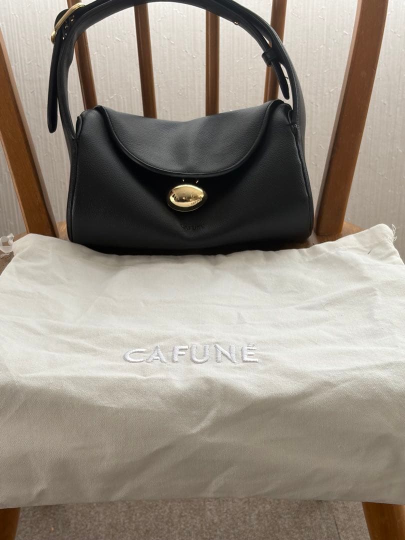 CAFUNÉ カフネ ドロップダッフル ハンドバッグ