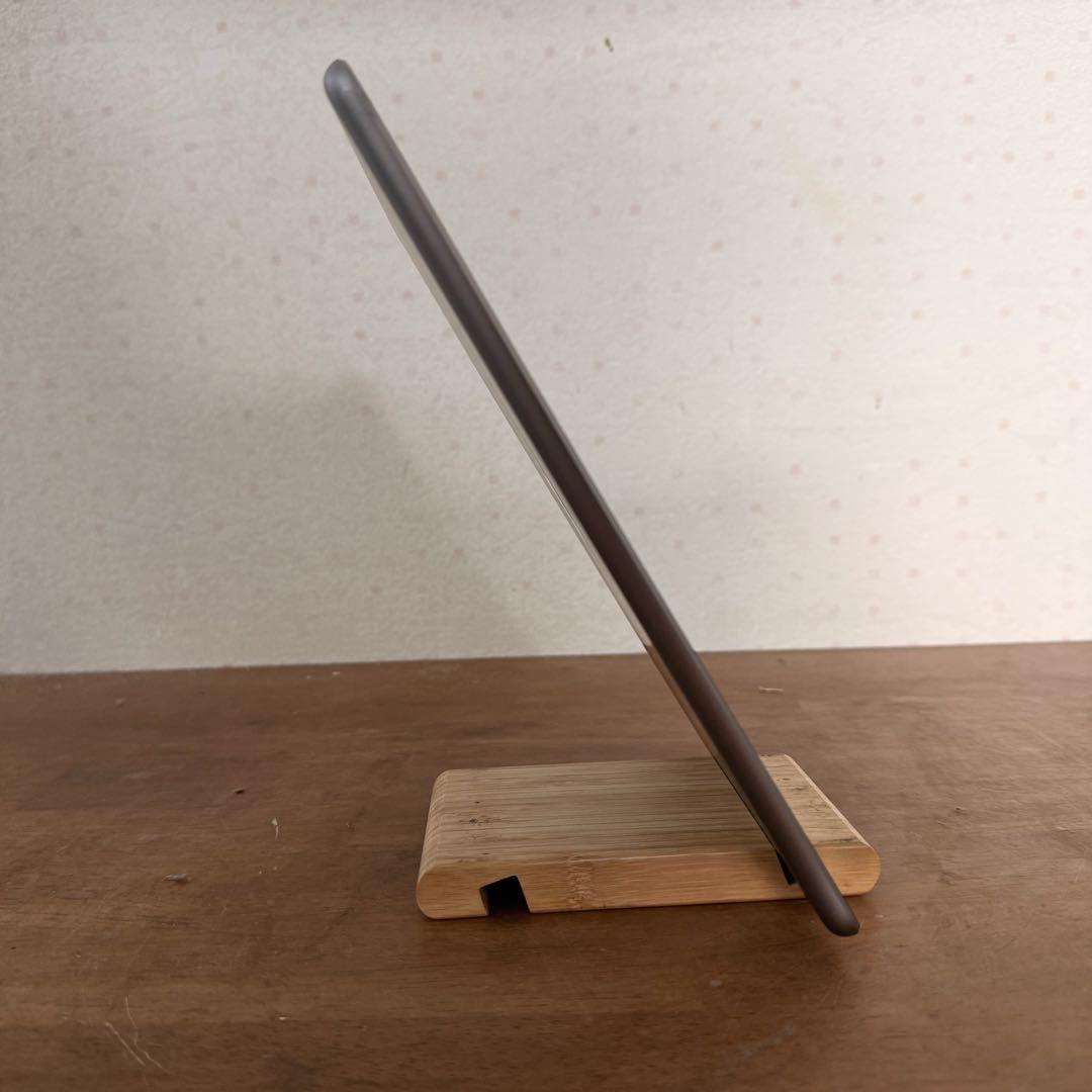 ● 美品 Apple iPad 32GB 第5世代 wifi MP2F2J/A