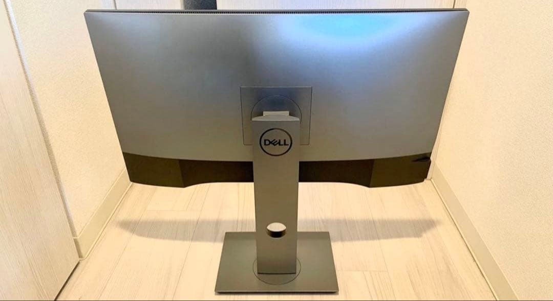 DELL 4Kモニター 27インチ U2720QM【表示不良あり/動作良好】