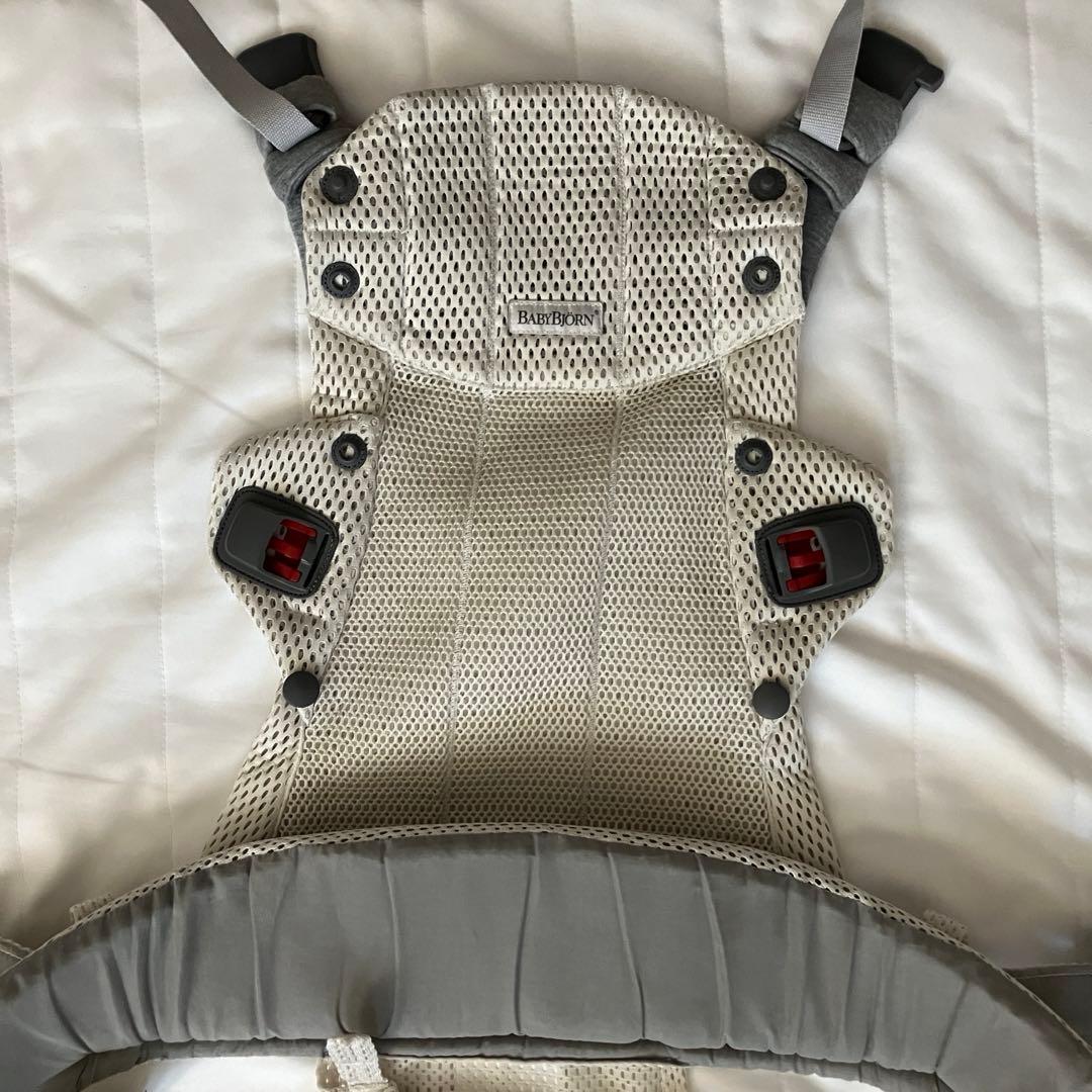 ベビービョルン　ハーモニー　クリーム