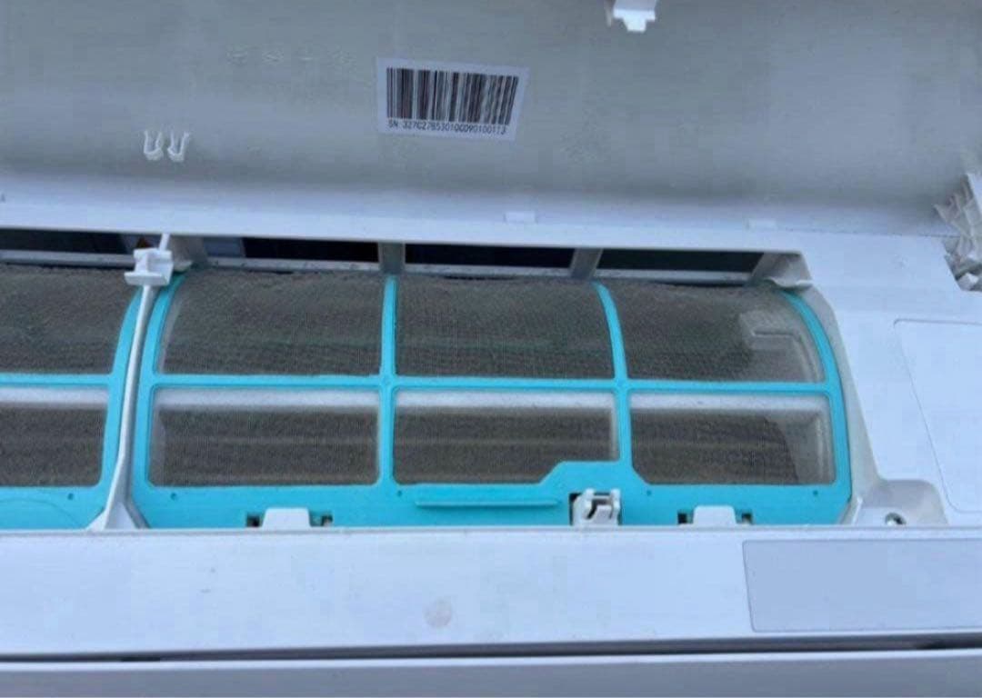 【高年式】2020年式2.2kw TOSHIBAエアコンRAS-G221M(W)