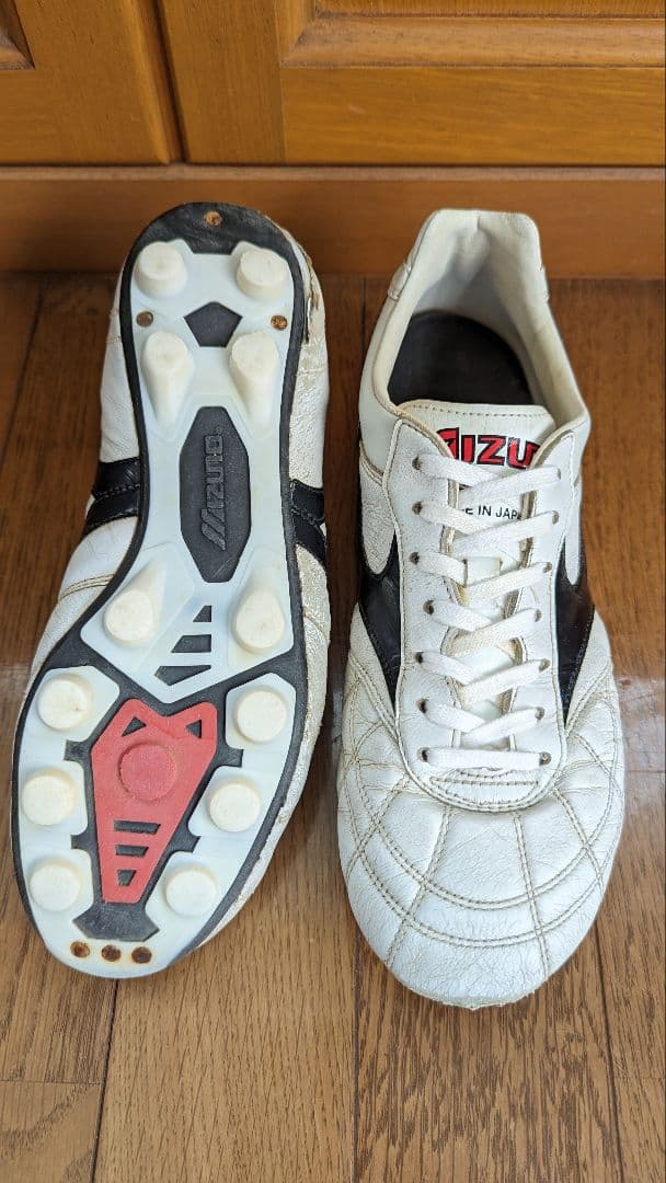 ミズノ　モレリア　ショートタン　サッカースパイク　Mizuno Morelia