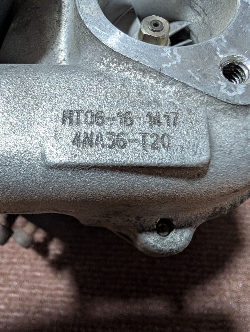 HITACHI 過給器 HT06-16 1417 4NA36-T20 本体