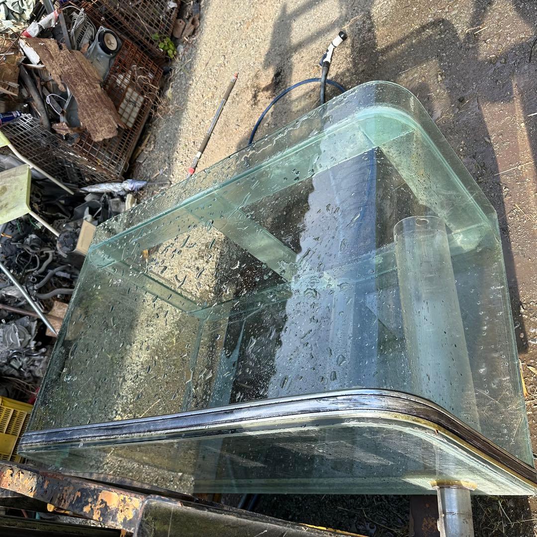 【早い者勝ち】引き取り限定！！大型ガラス水槽 600 × 1200 × 750