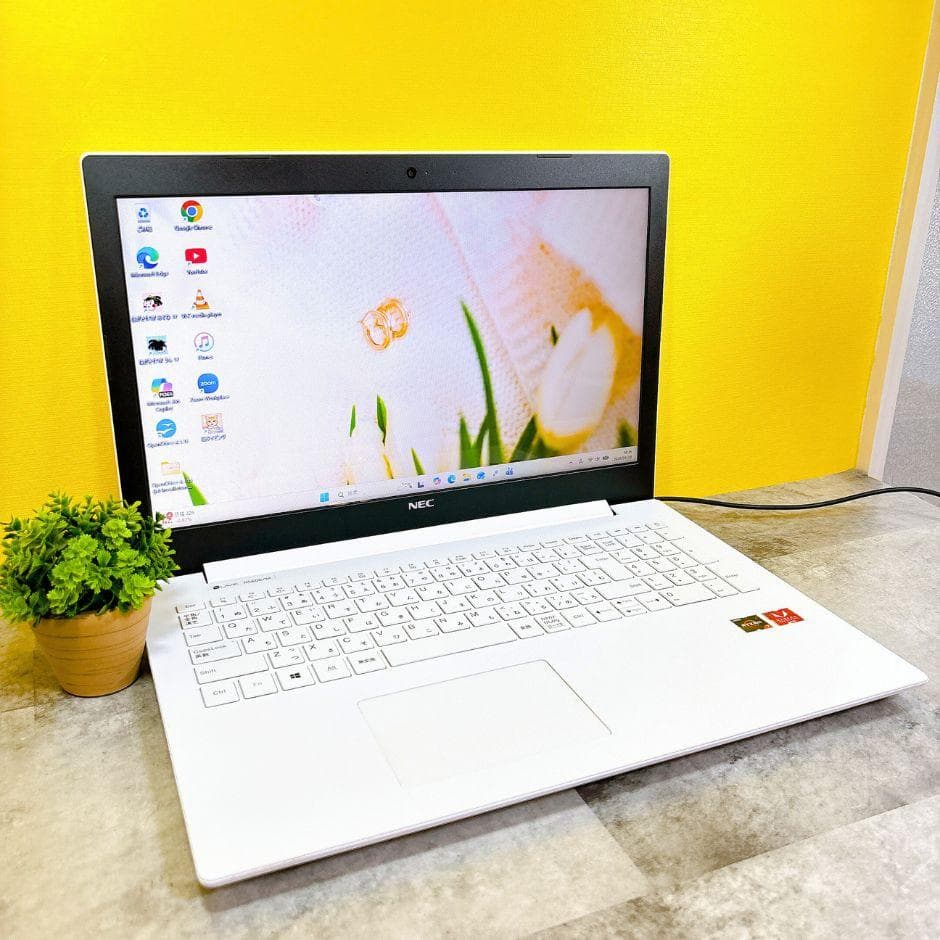 美品❣高性能Ryzen7✨SSD搭載で快適✨薄型 カメラ付き Windows11